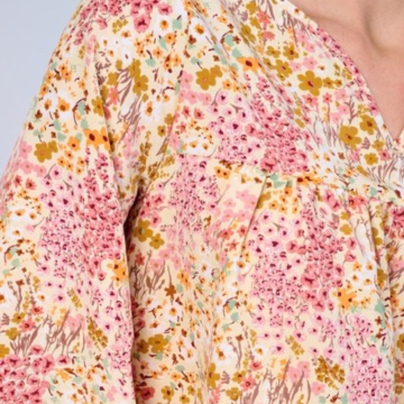 WOMEN'S LONG SLEEVES V-NECK FLORAL BLOUSE - Picture 3 of 4